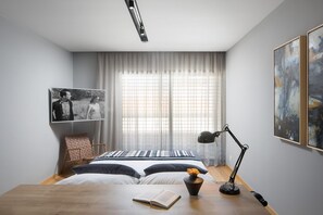 4 室のベッドルーム、アイロン / アイロン台、WiFi (無料)、ベッドシーツ