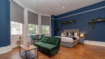 1 soverom, strykejern/-brett, wi-fi (inkludert) og sengetøy