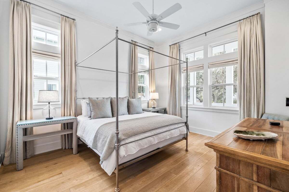 6 bedrooms, iron/ironing board, free WiFi, bed sheets