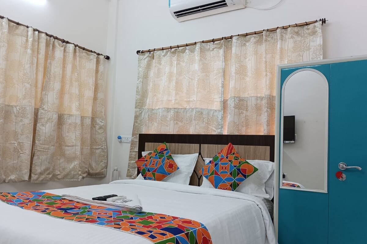 Deluxe Double Room, Multiple Beds, City View | Soundproofing, free WiFi, bed sheets