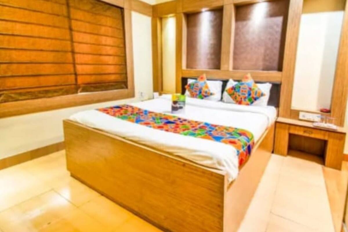 Deluxe Double Room, City View | Soundproofing, free WiFi, bed sheets