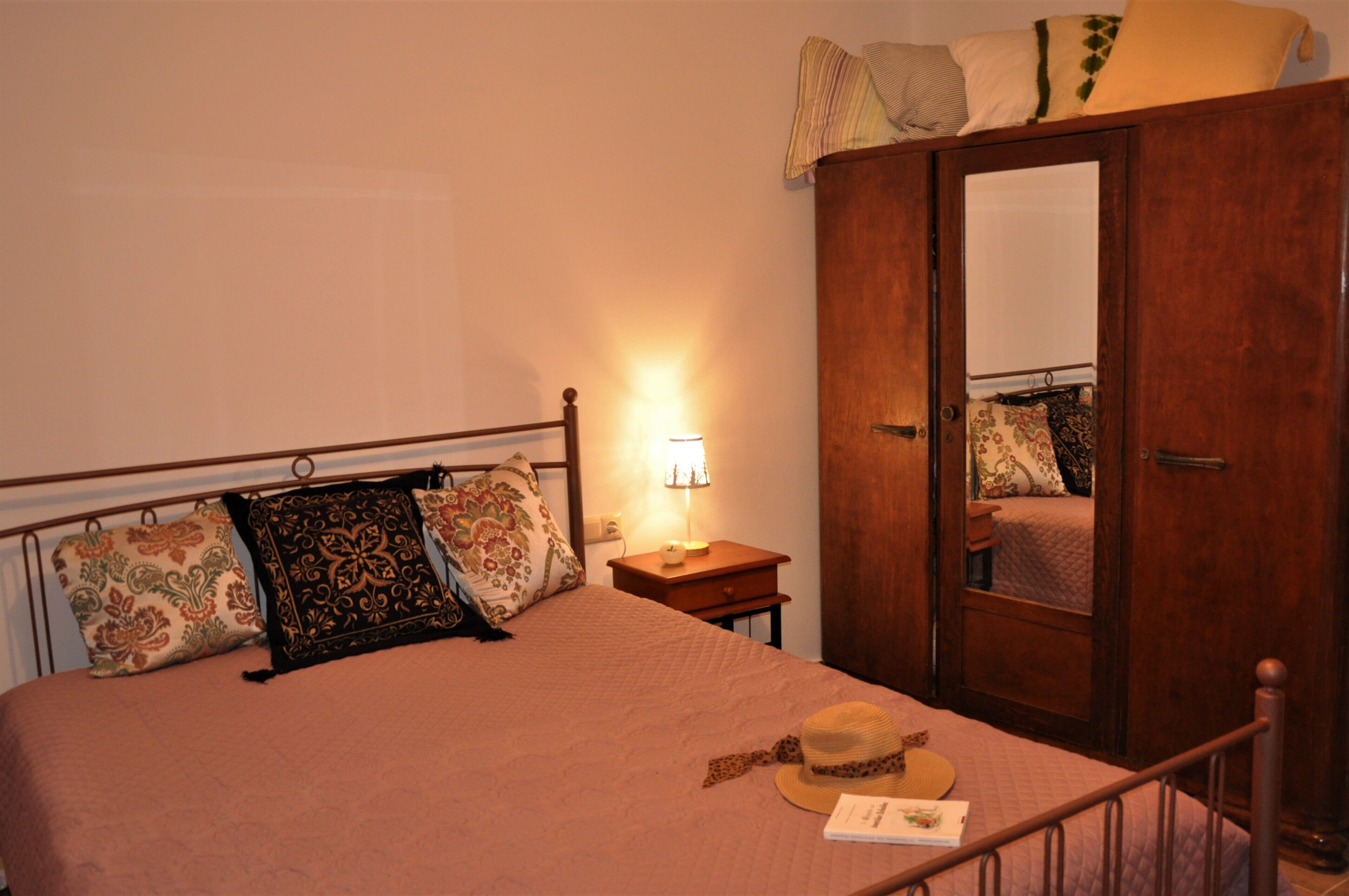 1 chambre, fer et planche à repasser, Wi-Fi gratuit, draps fournis