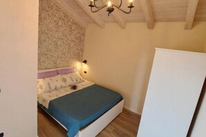 1 quarto, cofres nos quartos, berço de viagem, Wi-Fi de cortesia