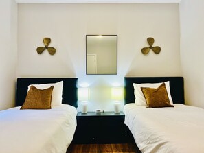 3 bedrooms, desk, iron/ironing board, free WiFi