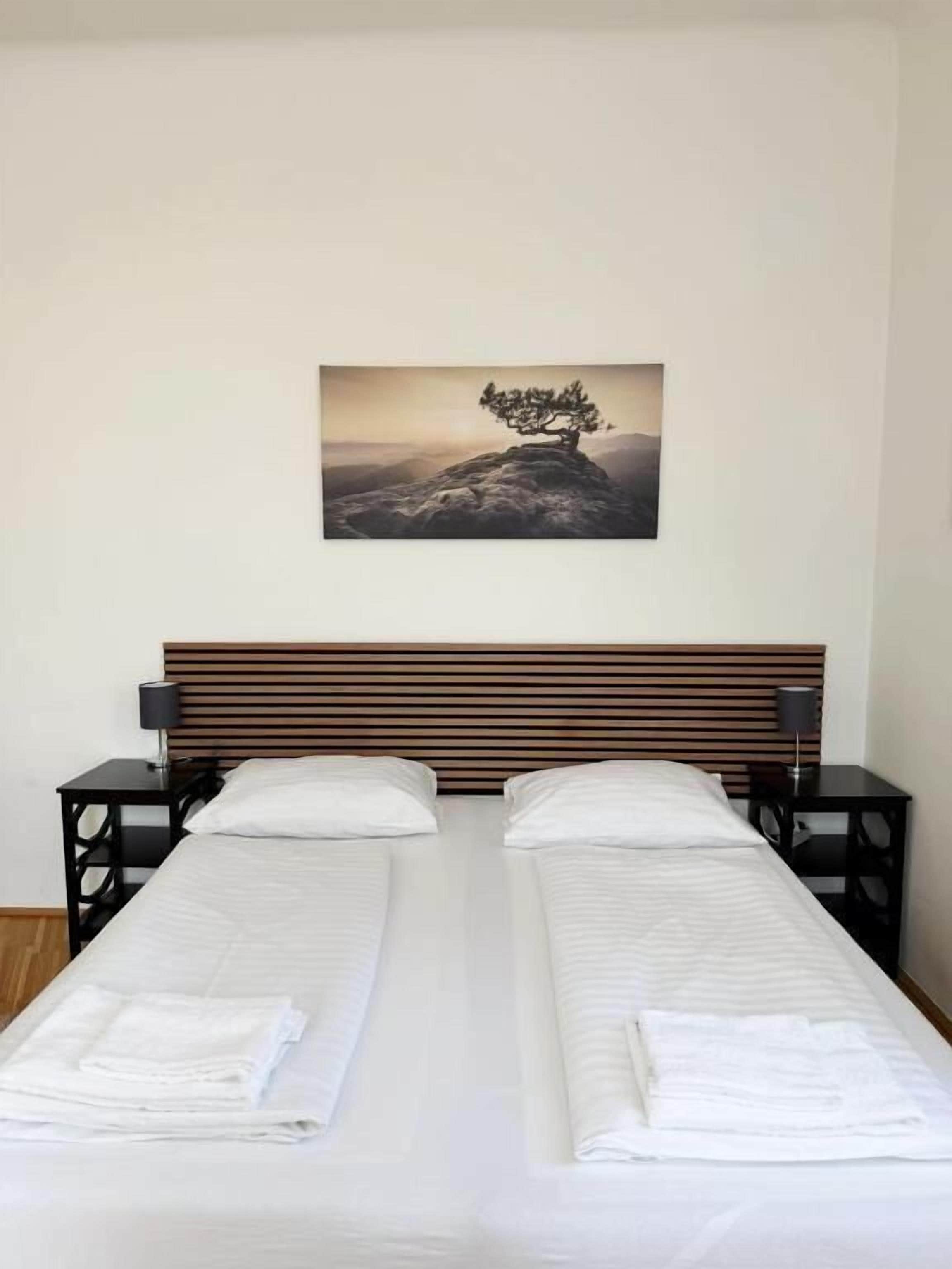 Apartment, Multiple Beds