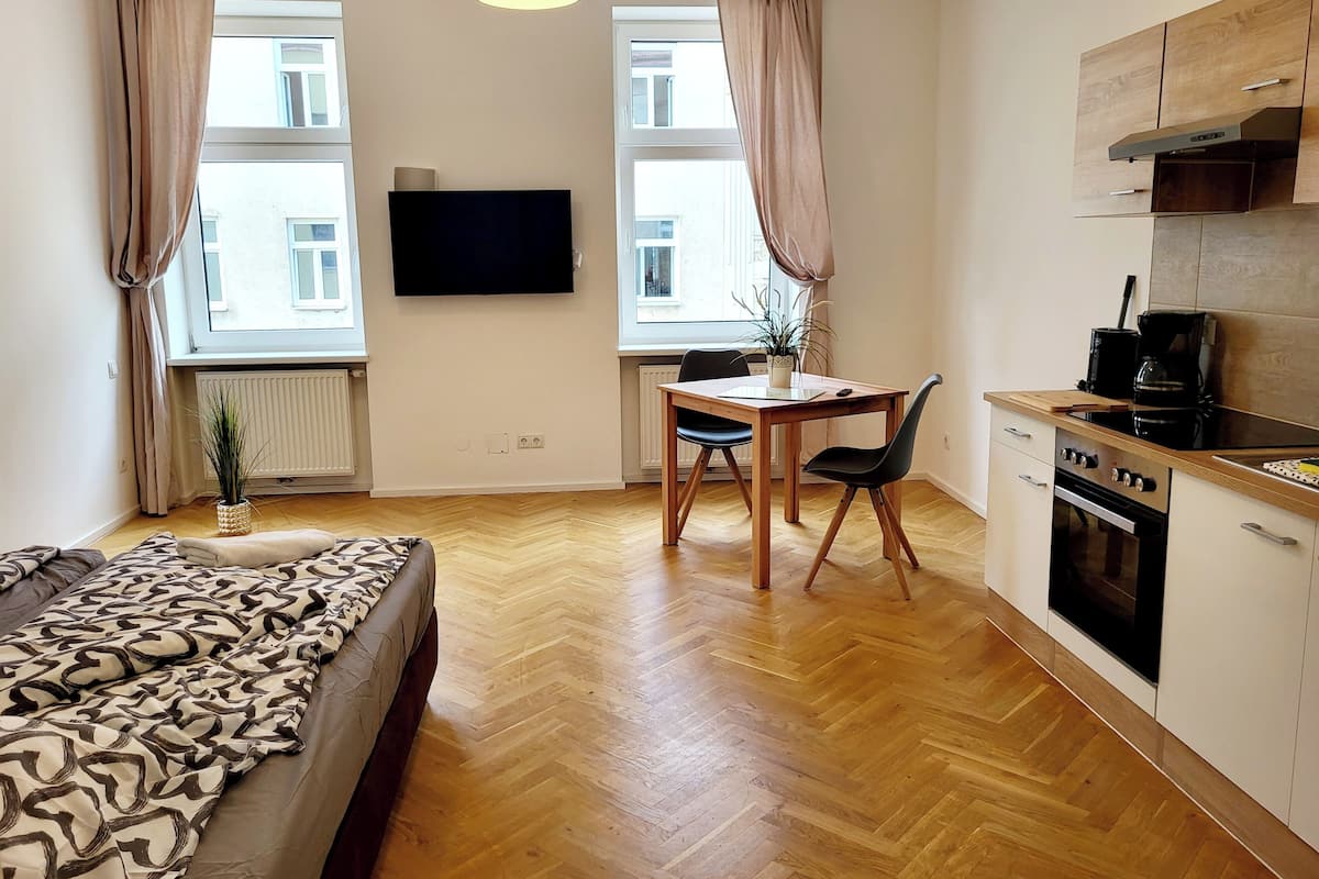 Blackout curtains, soundproofing, free WiFi