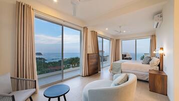 5 bedrooms, iron/ironing board, WiFi, bed sheets