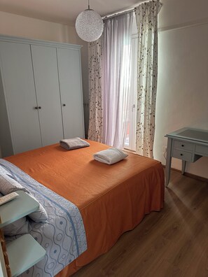 2 bedrooms, bed sheets - Cozy apartment in the historic center of Cerveteri (Cerveteri)