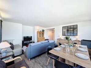 TV - 3-room apartment with balcony and parking in Combloux (Combloux)