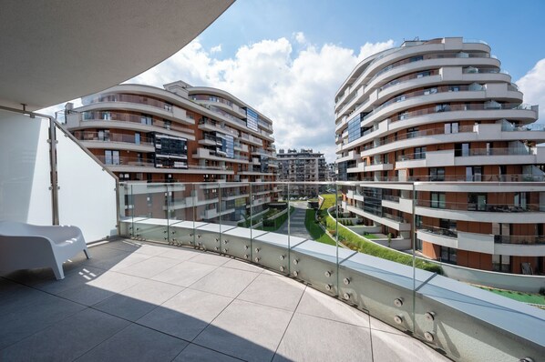 Comfort Apartment | Balcony view - RentPlanet - Apartament Grzegórzecka (Kraków)