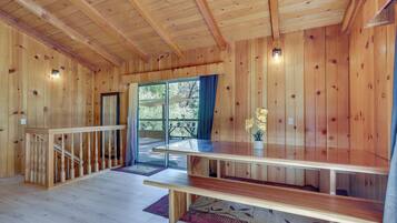 ํ์ฐ์ค (2 Bedrooms) | ๋ด๋ถ