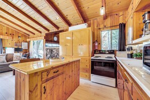 Interior - Peaceful Wooden Cabin, 2 Mi to Bass Lake! (Oakhurst)