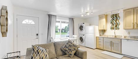Apartment (1 Bedroom) | Interior