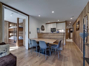 Interior - Charming renovated 2BR, ski-in/ski-out, Val Claret, 5-6 pax, WiFi included (Tignes)