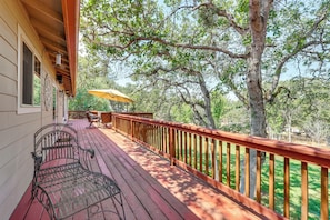 House (4 Bedrooms) | Interior - 8 Mi to Jacksonville: Oregon Getaway w/ Deck! (Jacksonville)