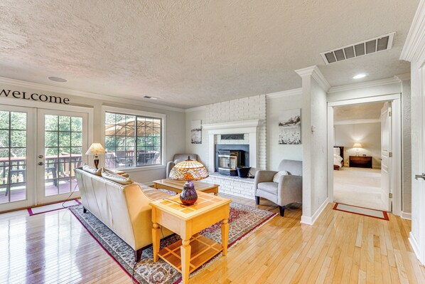 House (4 Bedrooms) | Interior - 8 Mi to Jacksonville: Oregon Getaway w/ Deck! (Jacksonville)