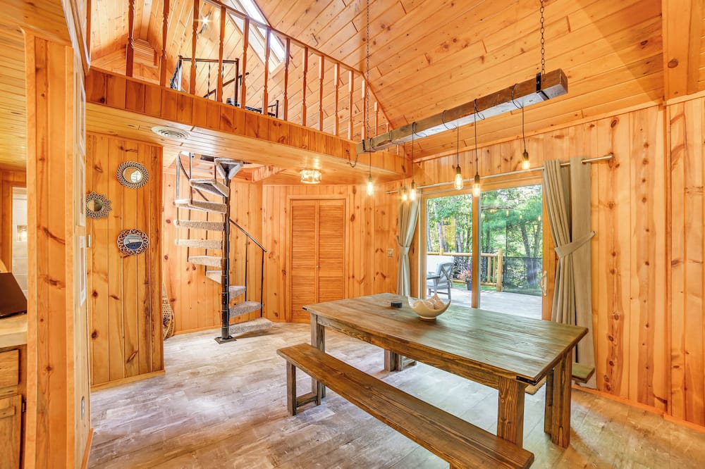 Pembine Cabin w/ Expansive Yard, Fire Pit & Grill! - Norway, MI