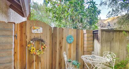 1 Mi to Applegate Park Zoo: Pet-friendly Home