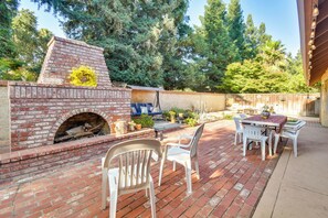 House (3 Bedrooms) | Interior - 1 Mi to Applegate Park Zoo: Pet-friendly Home (Merced)