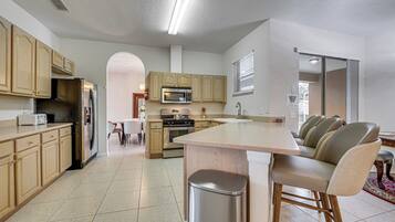 House (4 Bedrooms) | Interior