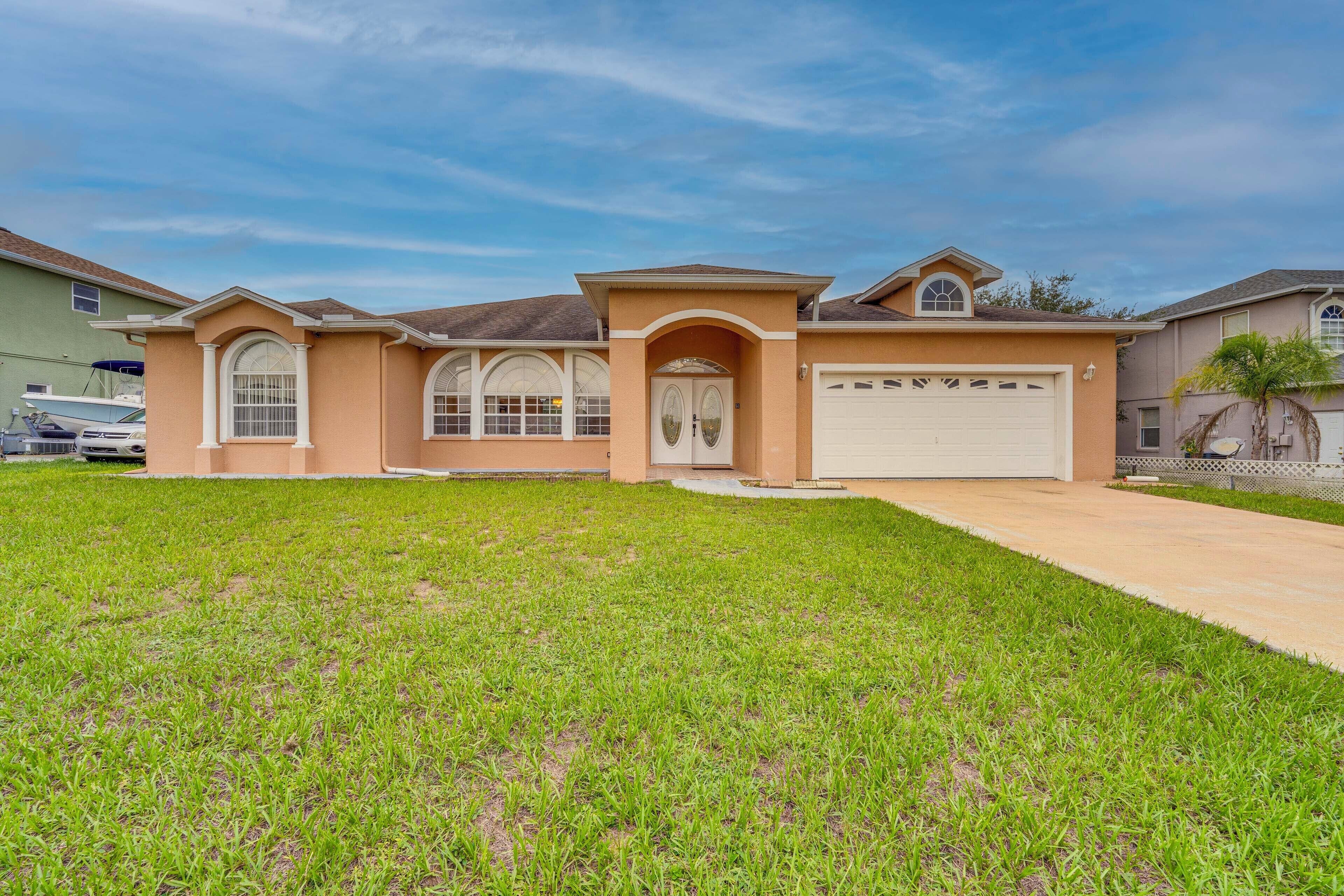 House (4 Bedrooms) | Front of property