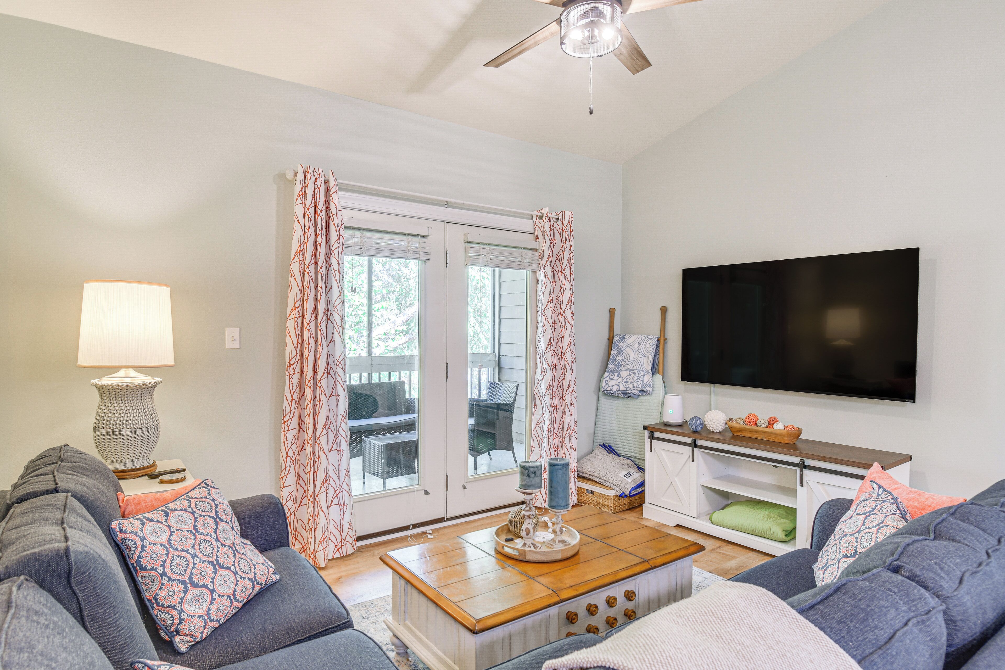 Apartment (3 Bedrooms) | Front of property