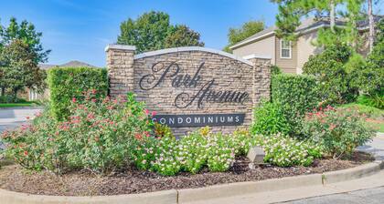Beautifully Updated Foley Condo w/ Pool Access
