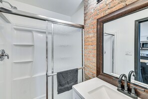 Interior - Apartment w/ Deck in Albany, Walk to Downtown! (Albany)