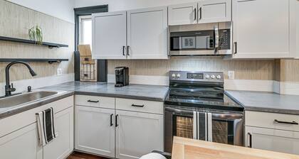 Apartment w/ Deck in Albany, Walk to Downtown!