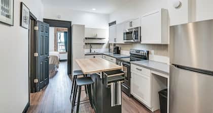 Apartment w/ Deck in Albany, Walk to Downtown!