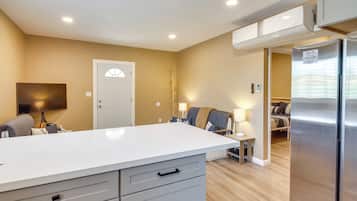 Cottage (2 Bedrooms) | Interior