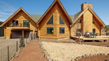 House (5 Bedrooms) | Interior