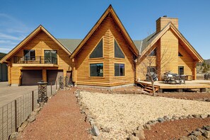 House (5 Bedrooms) | Interior