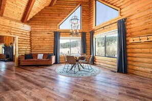 Interior - Mtn Views & Fall Colors: Panguitch 1-acre Estate! (Panguitch)