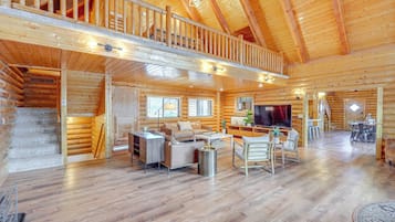 House (5 Bedrooms) | Interior