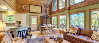 Peaceful Greers Ferry Cabin w/ Deck & Lake View!