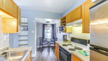 House (2 Bedrooms) | Interior