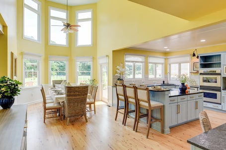 ํ์ฐ์ค (4 Bedrooms) | ๋ด๋ถ