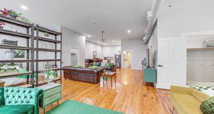 Modern Downtown Studio - Walk to Augusta Common!