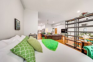 Strykejern/-brett og sengetøy