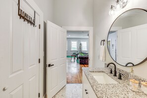 Bathroom - Modern Downtown Studio - Walk to Augusta Common! (Augusta)