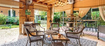 Whimsical New Roads Home < 1 Mi to Main Street!