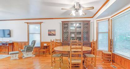 Murrells Inlet Home w/ Deck ~ 4 Mi to Marsh Walk!