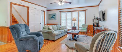 House (4 Bedrooms) | Front of property