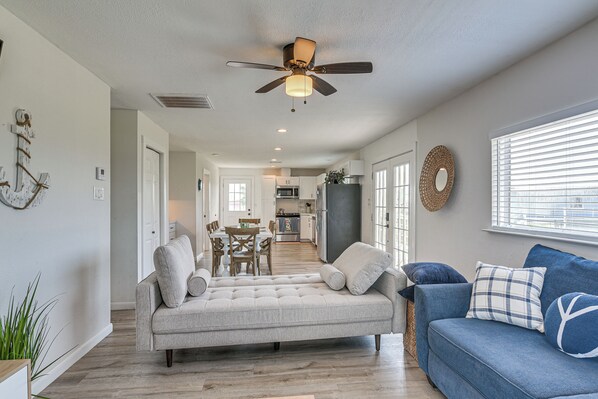 House (2 Bedrooms) | Interior