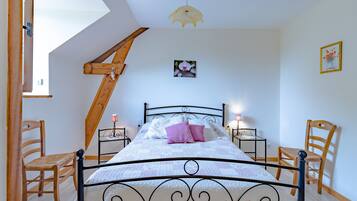 5 habitaciones, tabla de planchar con plancha y wifi gratis