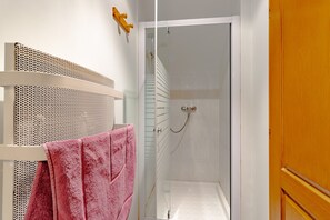 Een douche, een haardroger