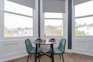 Dining - Brighton City Centre Seafront Studio BN12SIL04 (Brighton and Hove)