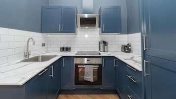 Réfrigérateur, micro-ondes, four, lave-vaisselle