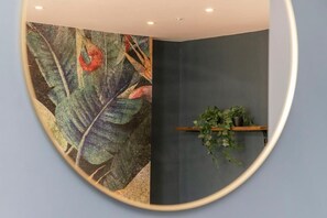 Interior detail - Brighton City Centre Seafront 2 Bedroom Flat BN12SIL05 (Brighton and Hove)